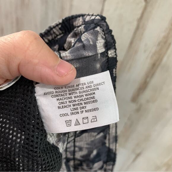 Coolibar Island Swim Trunks UPF 50+ Tropical Leaf Pattern Hawaiian Print - Picture 4 of 9